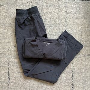 Mandala Scrub Top and Pants Set in Pewter Grey Size Small